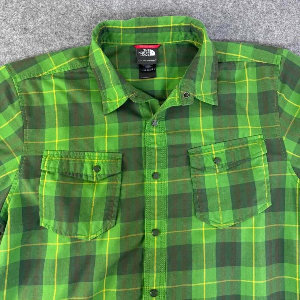 The North Face Mens Large Green Yellow Plaid Snap Front Long Sleeve Shirt L